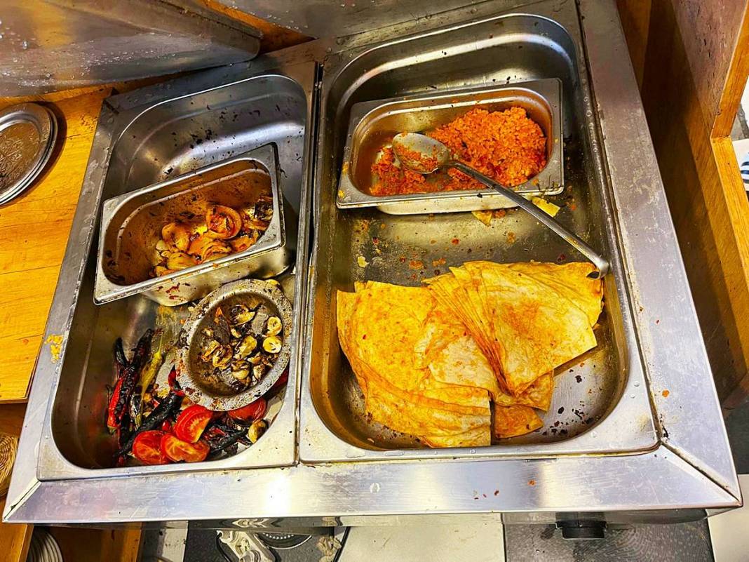 Cesarete bak: Ürünlerinde tarihi geçmiş bozuk et kullanmış! O restoran süresiz mühürlendi 2